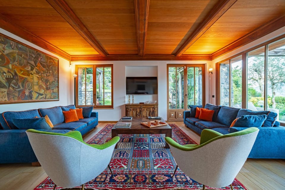 Communal lounge/ TV room, Lobby or reception