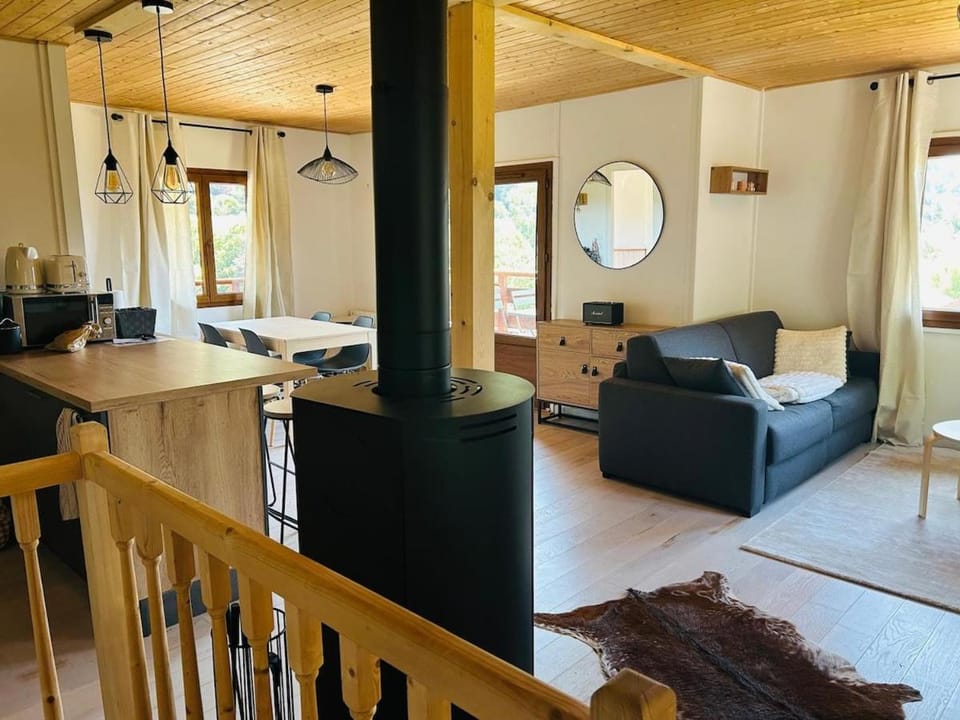 Chalet Bluffy - near la Clusaz and Lac Annecy Chalet in Menthon-Saint-Bernard