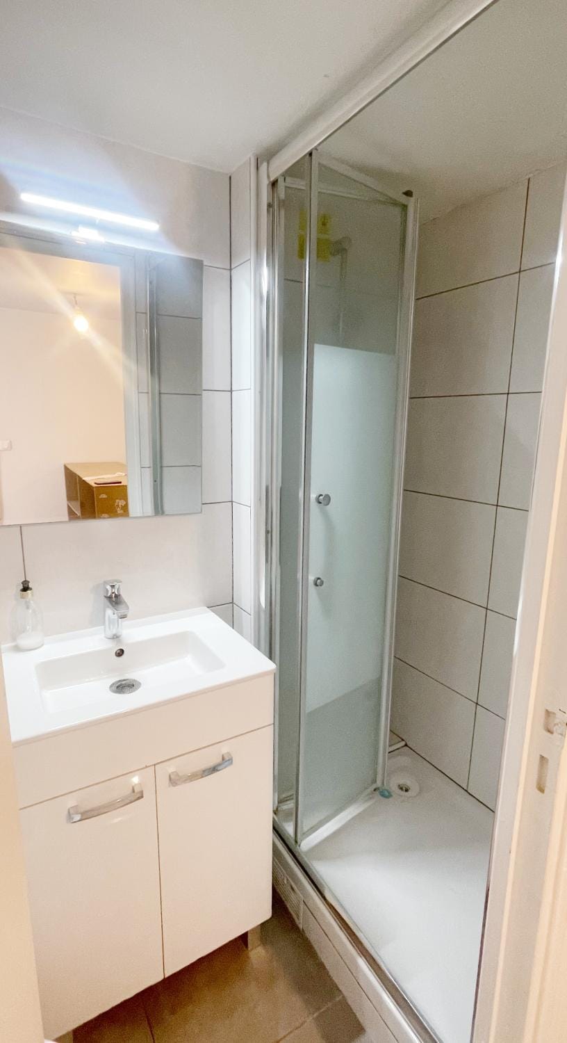 Cozy studio République Apartment in Paris