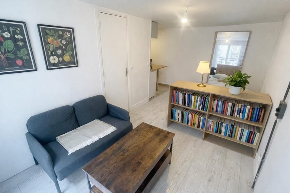 Cozy studio République Apartment in Paris
