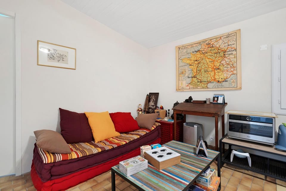 Property building, Living room
