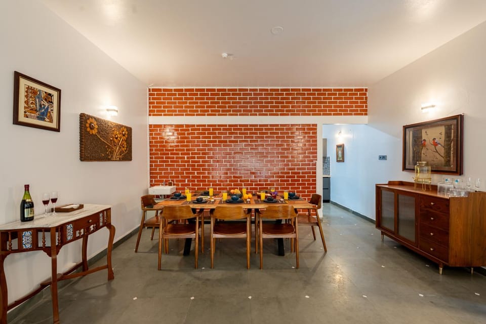 Food and drinks, Dining area