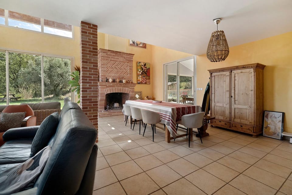 Maison avec vue et piscine House in Occitanie