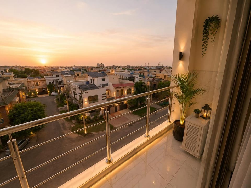 View (from property/room), Balcony/Terrace, City view, Sunrise, Sunset