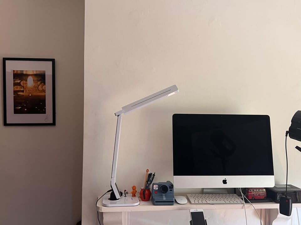Relax in a Creative Art Space Vacation rental in Guildford