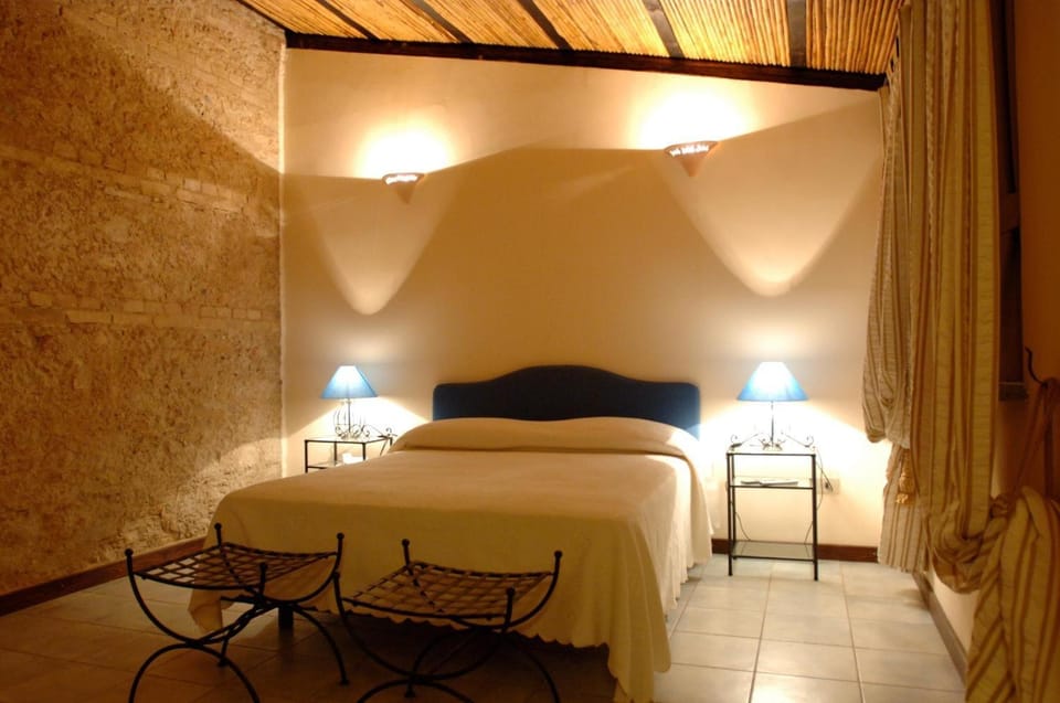 Property building, Living room, Bedroom