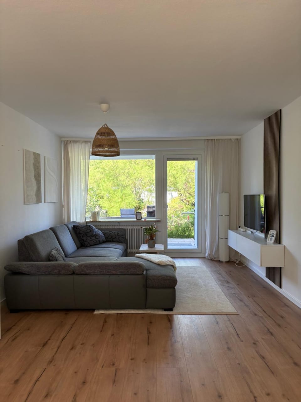 Living room, Bedroom