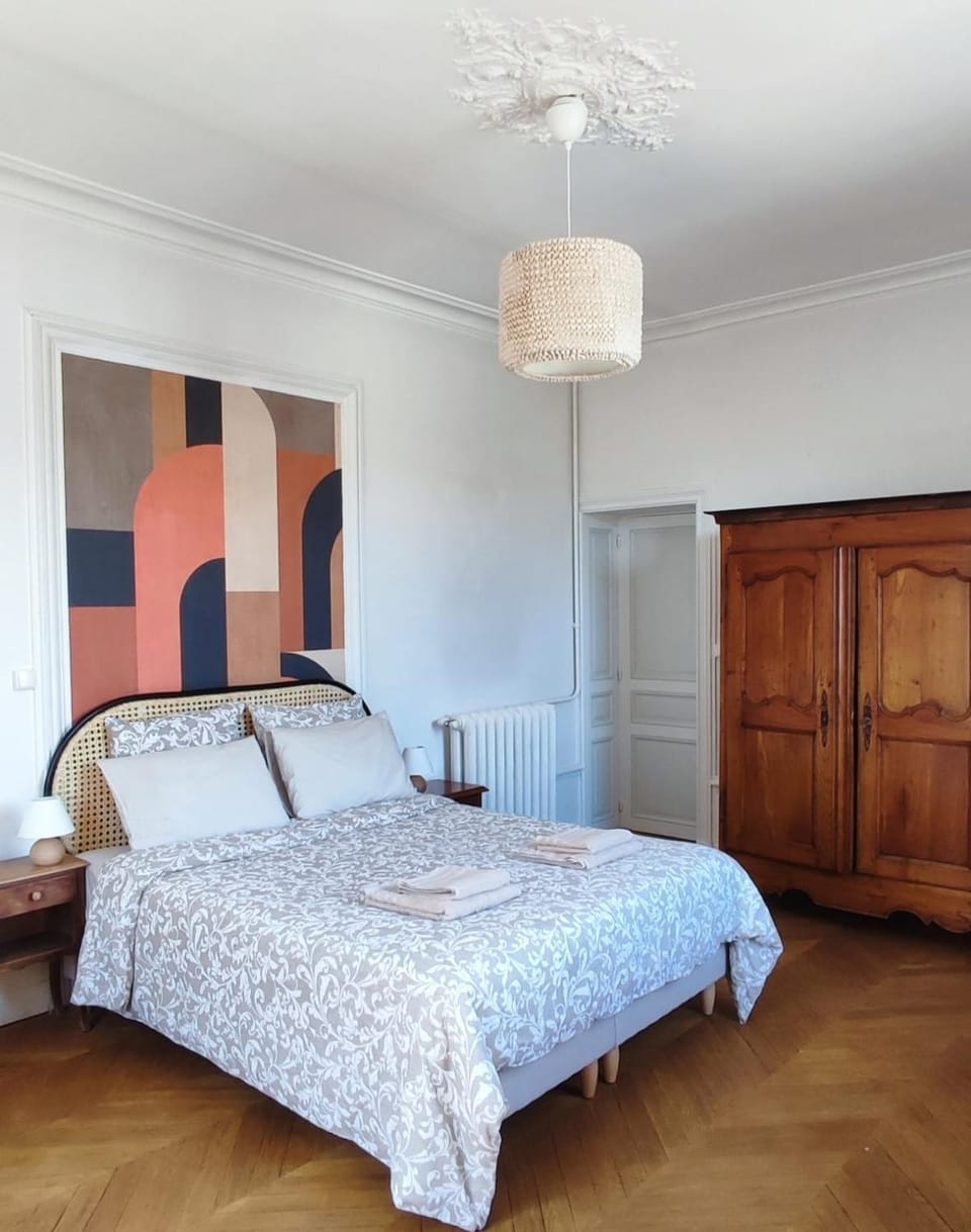 Bed, Photo of the whole room, Bedroom, wardrobe