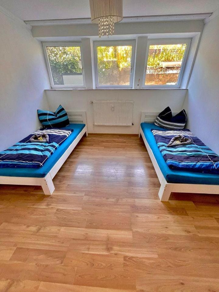 Monteurwohnung, 2 Parkplätze, flexible Anreise,Internet, Top Lage Apartment in Offenburg