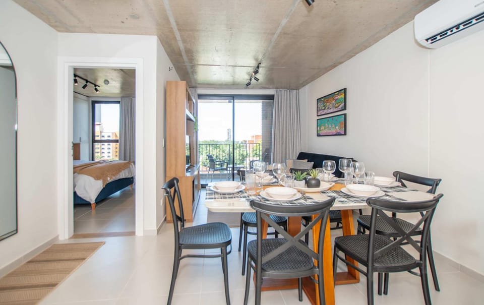 City View Apt with Workspace Pool and Gym Access Apartment in Asunción
