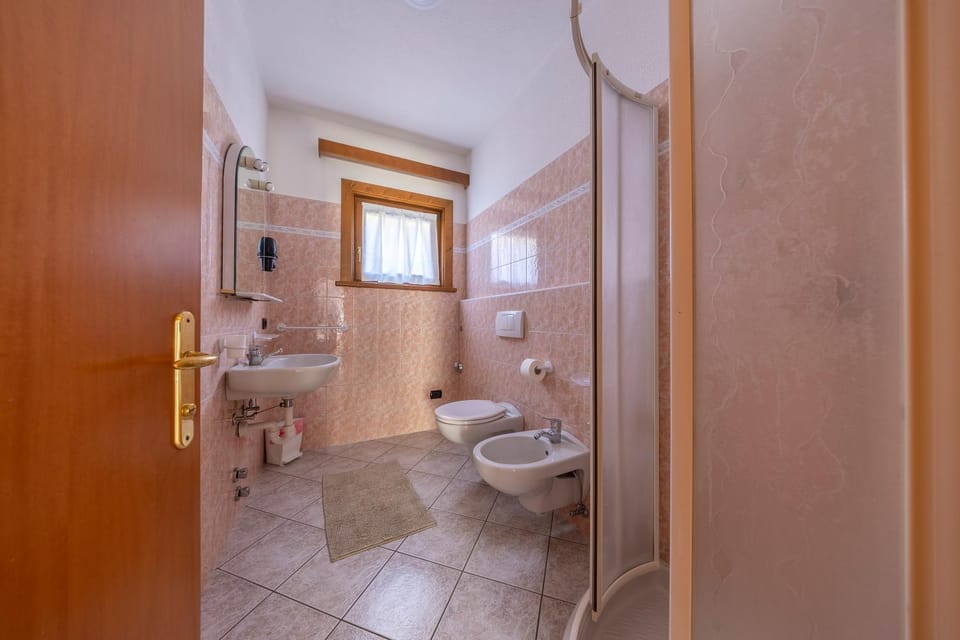 Shower, Bathroom, bidet