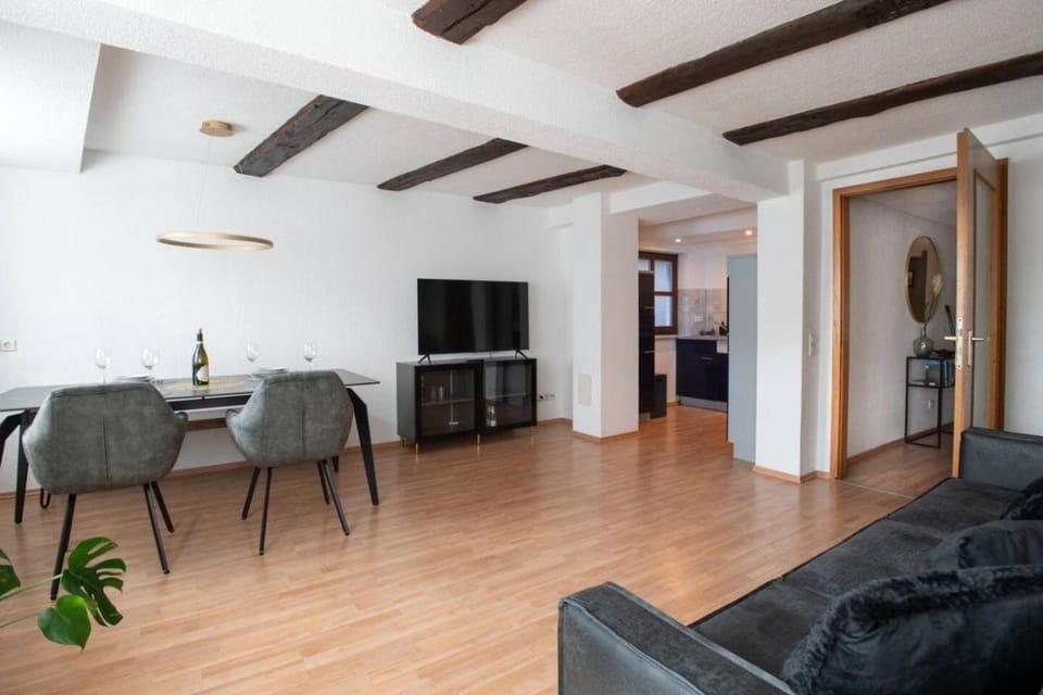 Communal lounge/ TV room, Communal lounge/ TV room, TV and multimedia, Living room, Seating area, Dining area