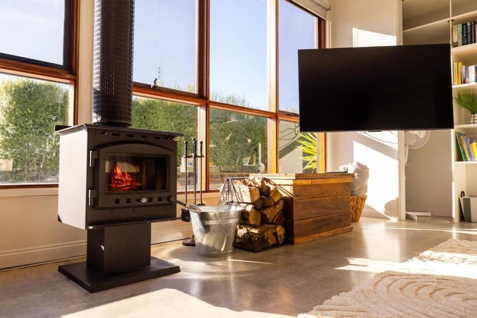 Communal lounge/ TV room, TV and multimedia, Living room