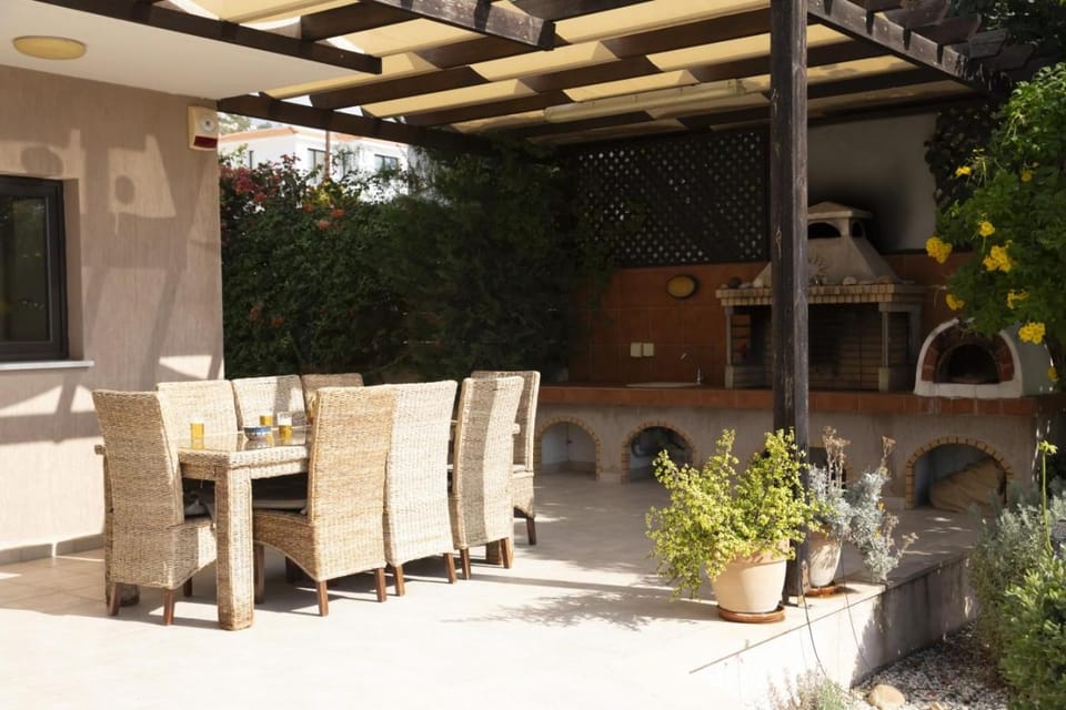 Patio, Seating area, Dining area