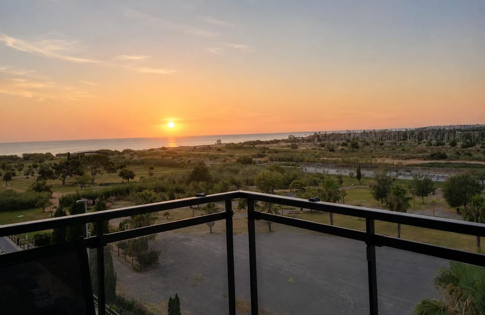 Natural landscape, View (from property/room), Balcony/Terrace, River view, Sea view, Sunset
