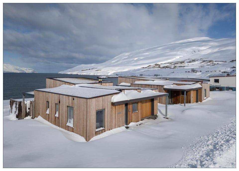 Property building, Day, Natural landscape, Winter, Mountain view