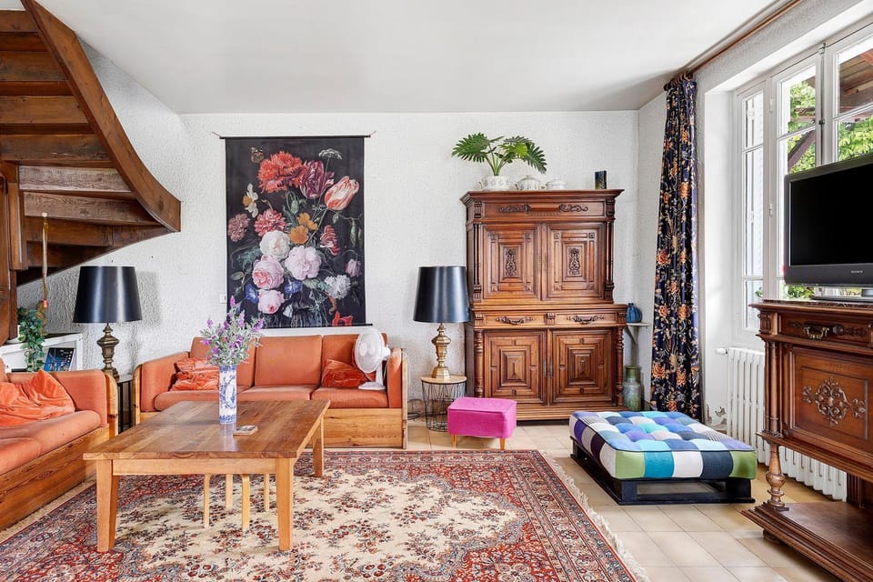 Property building, Living room