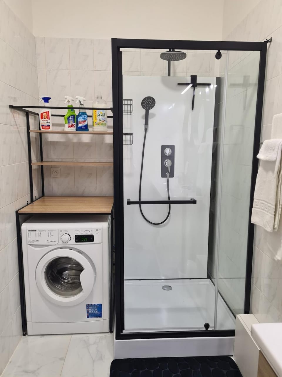 Shower, Bathroom, washing machine