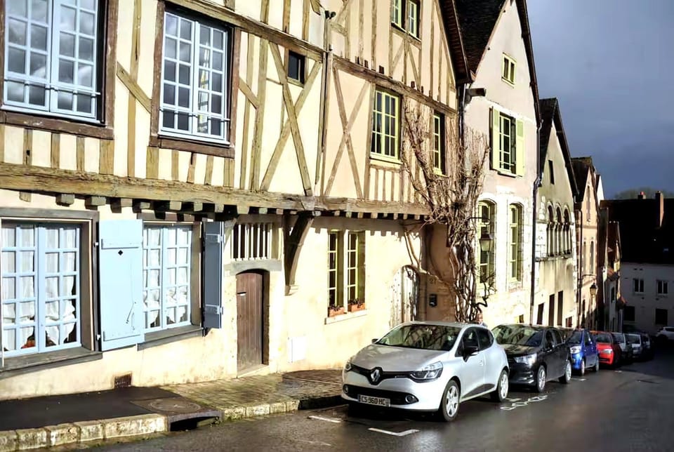 Le Cellier Chantault Apartment in Chartres