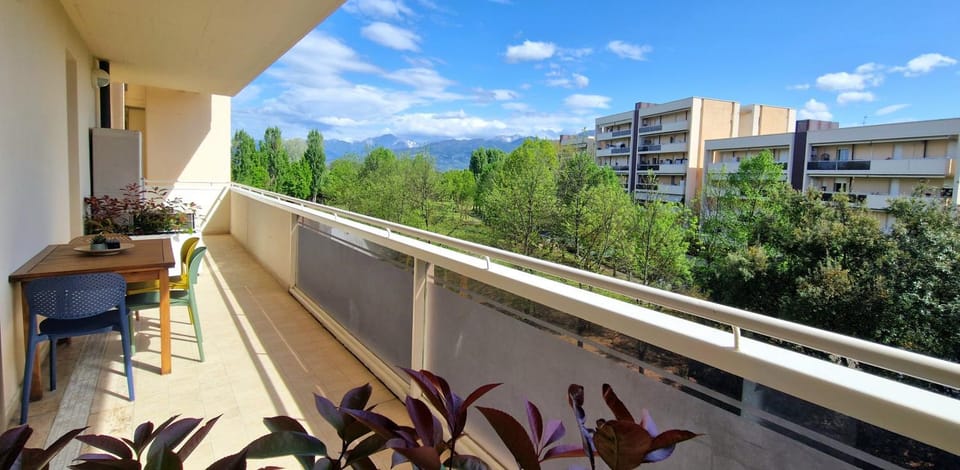Patio, Day, Natural landscape, Balcony/Terrace, Balcony/Terrace, Dining area, Garden view, Mountain view