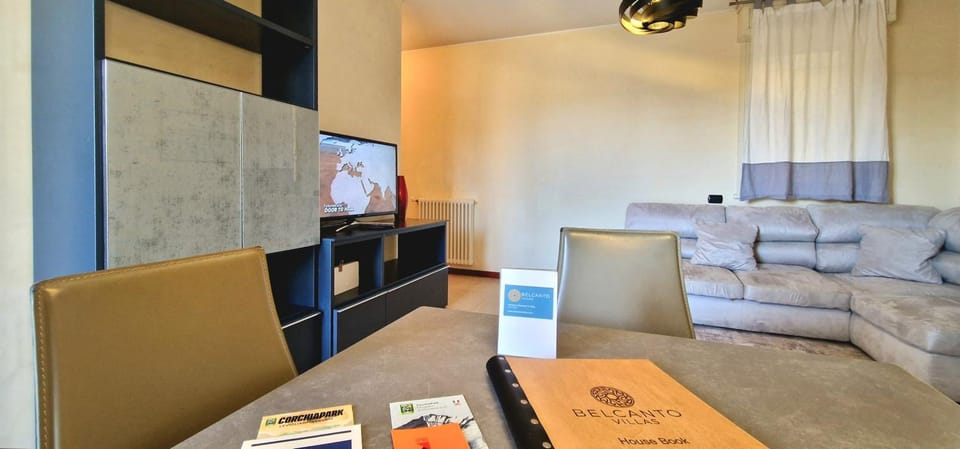 TV and multimedia, Living room, Seating area, Dining area, Lunch