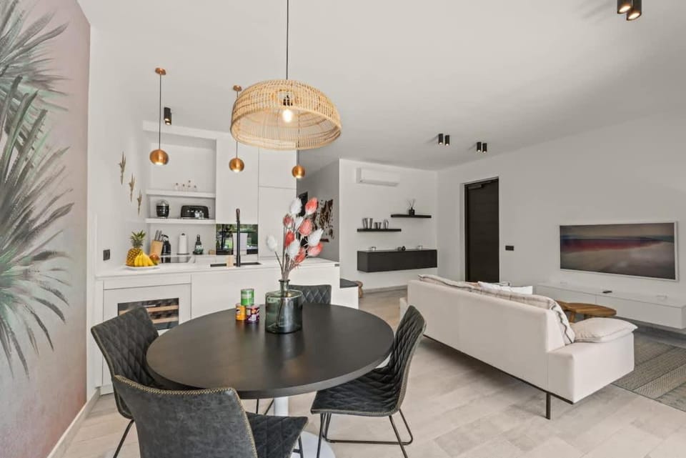 Reef Retreat - Tropical Island Getaway Apartment in Sint Michiel