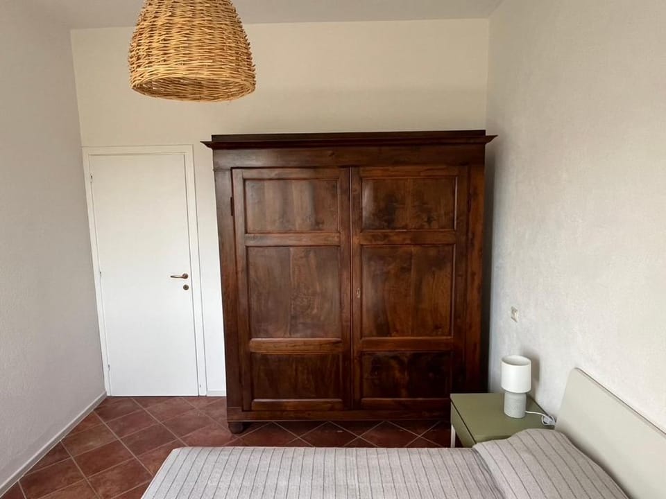 Bedroom, wardrobe