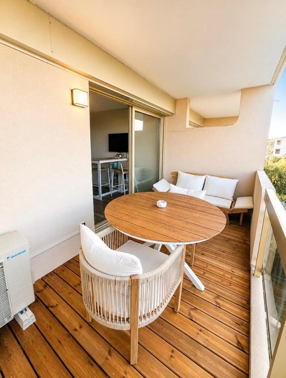 View (from property/room), Balcony/Terrace