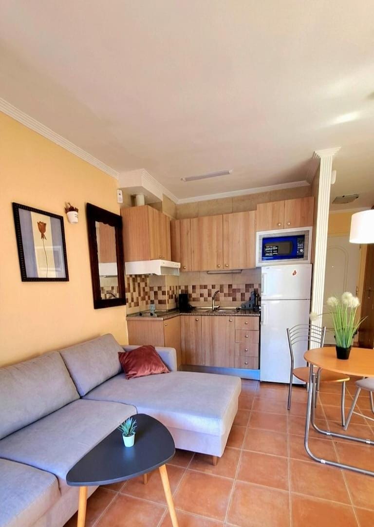 Águila Orange Apartment in Benalmadena
