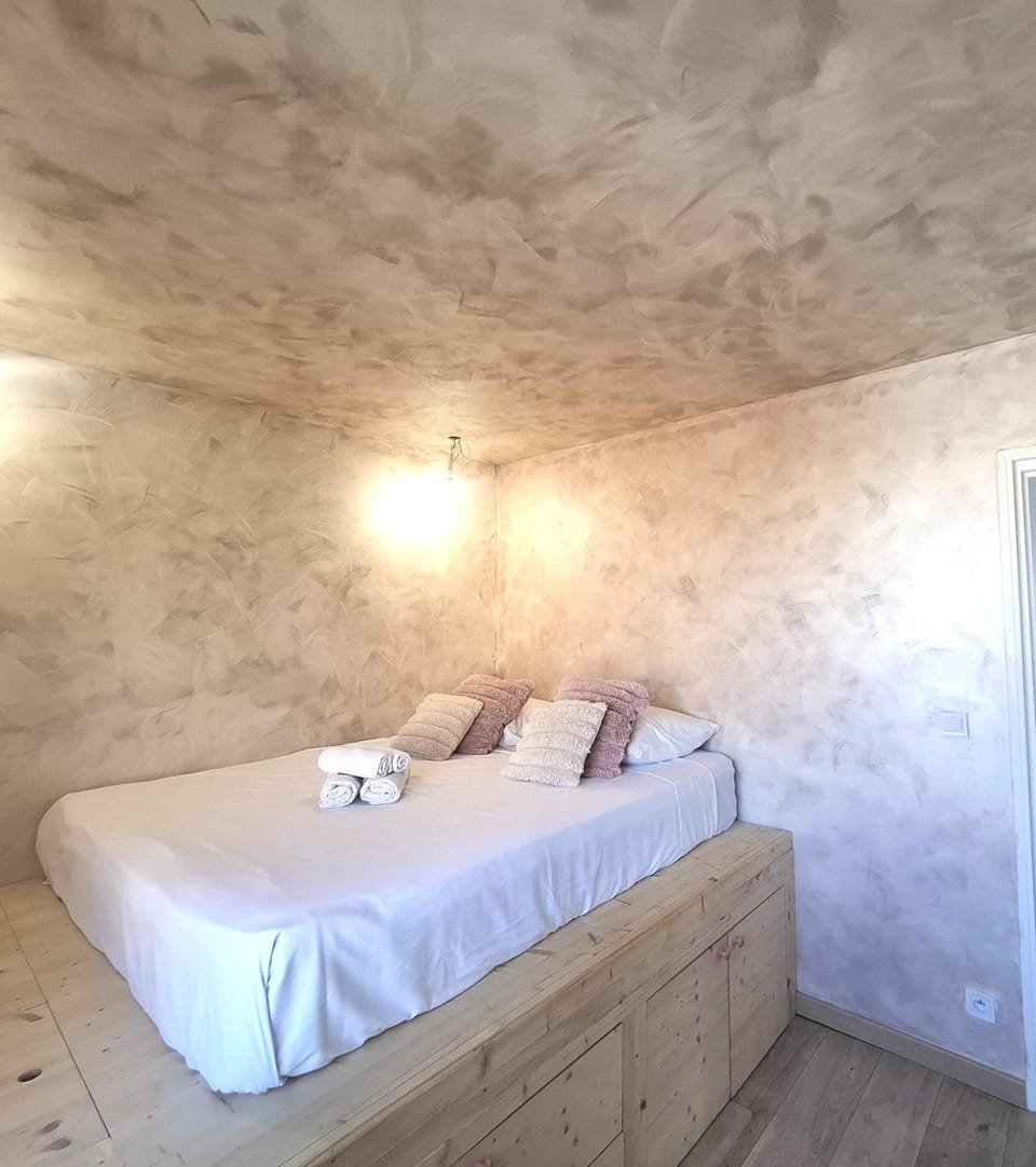 Golfe Juan Atypic Apartment Beaches Apartment in Antibes