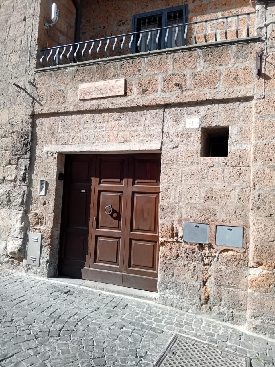 Facade/entrance