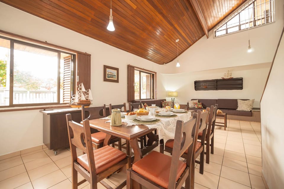 Piscina e Espaço Gourmet | A 50m da Praia House in Pontal do Paraná