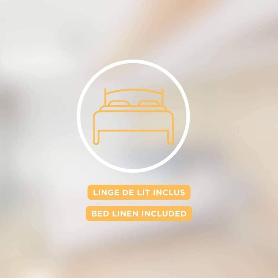 Bed, Photo of the whole room, Bedroom, Text overlay