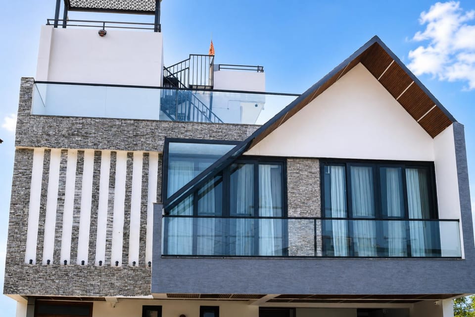 Property building, Balcony/Terrace