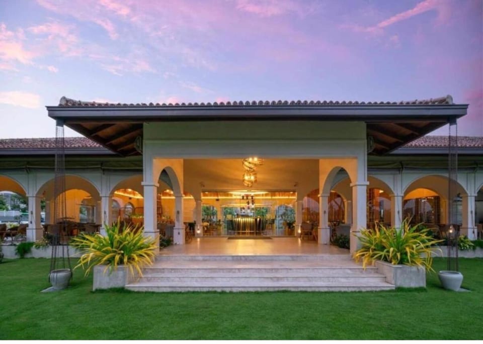 Cantbury golf apartments Apartment in Western Province