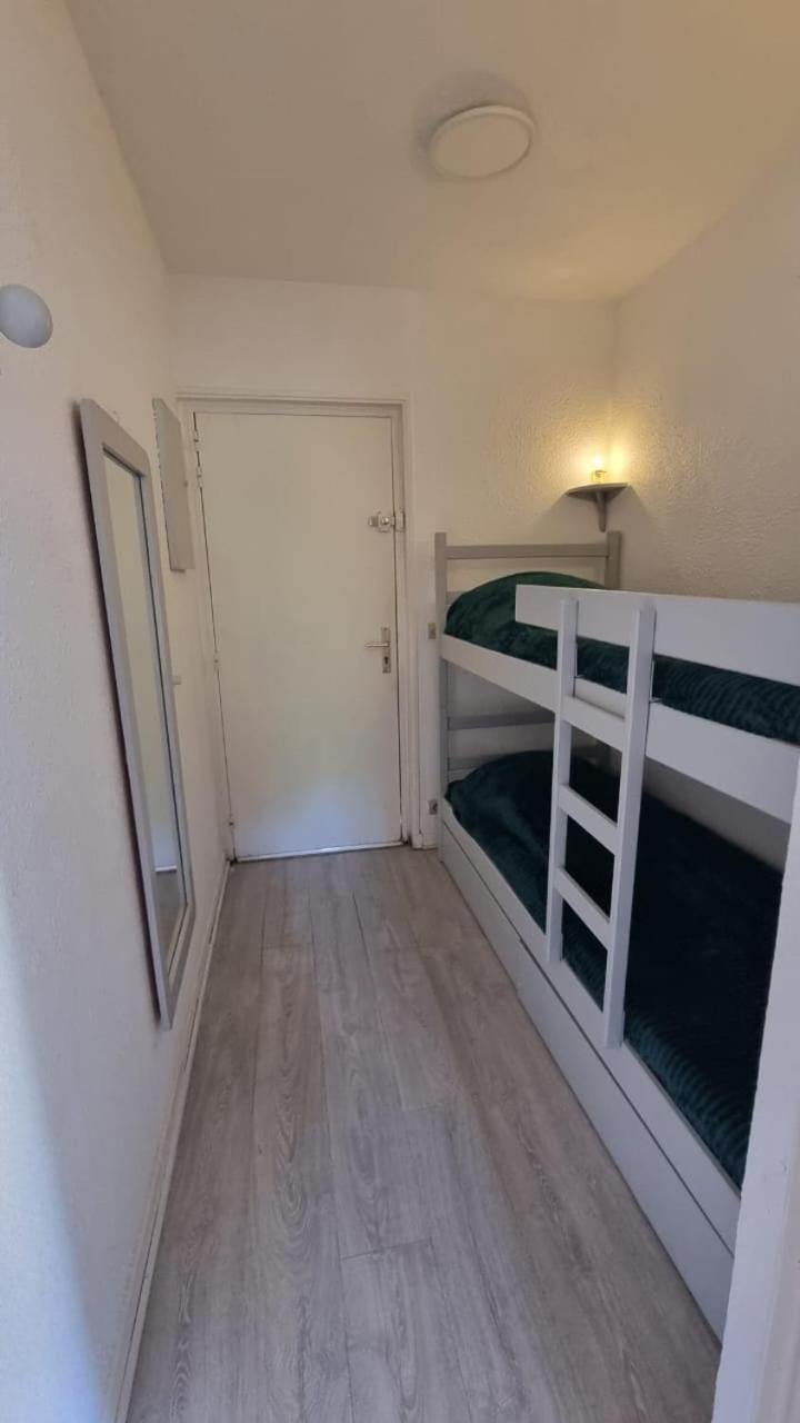 bunk bed