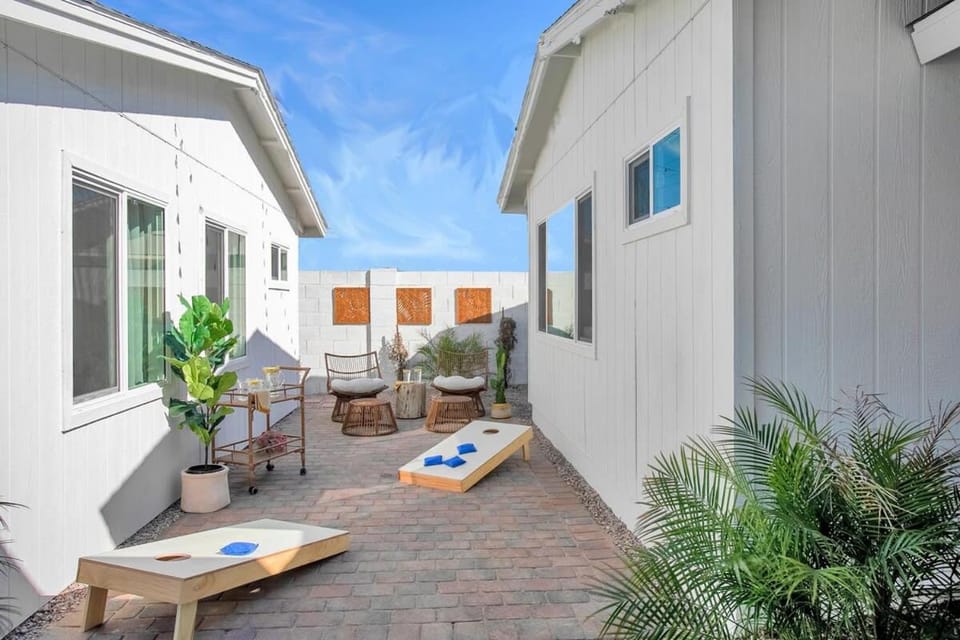 7BR Scottsdale Retreat Pool Casita & Lawn Games House in Scottsdale