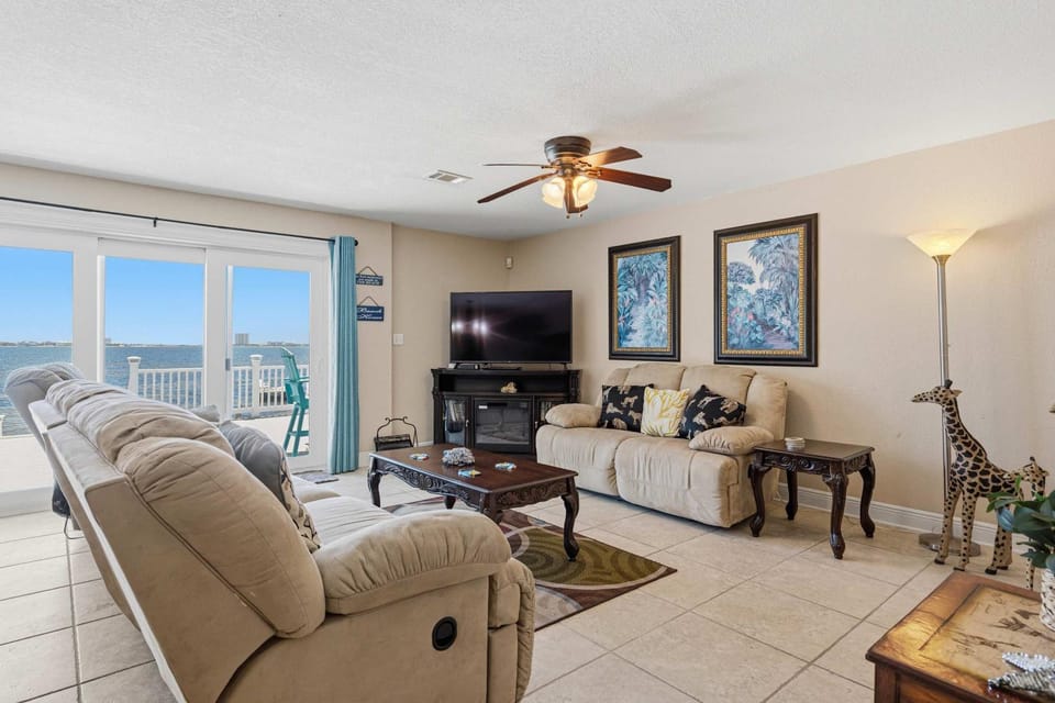 Waterfront Views & Beach Access - pet friendly House in Florida