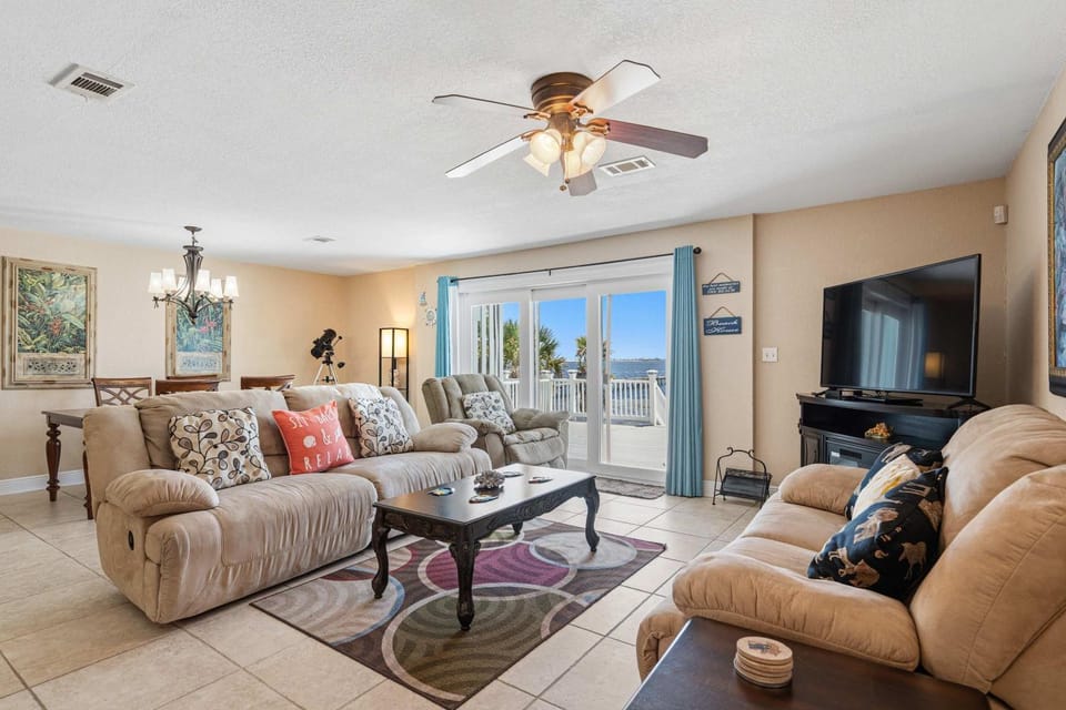 Waterfront Views & Beach Access - pet friendly House in Florida