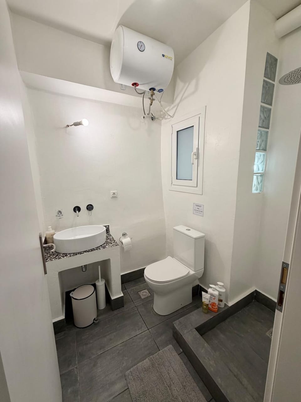 Cozy, Newly Renovated Studio in Central Athens Apartment in Athens