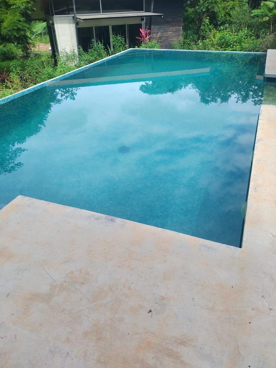 Swimming pool, Swimming pool