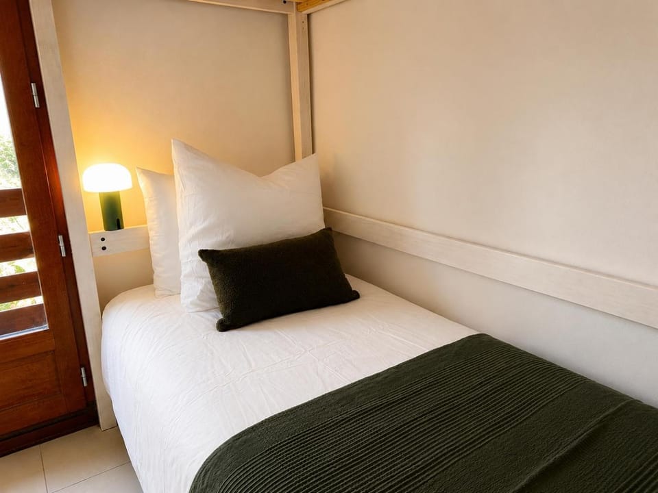 Bed, Night, bunk bed