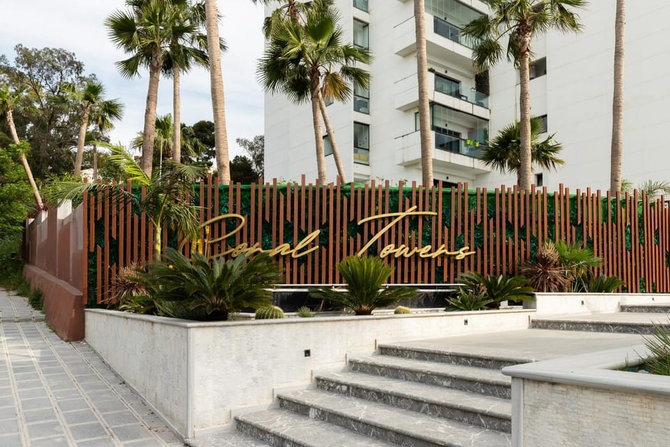 Seaview 2BR Apt Near Beach, AC, Pool, Balcony Apartment in Tangier