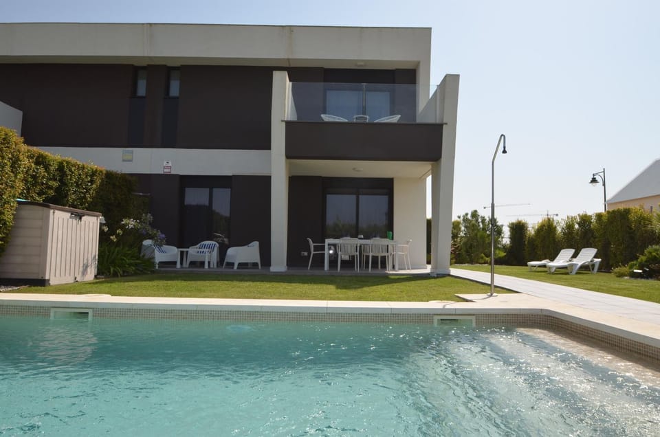 Balcony/Terrace, Pool view