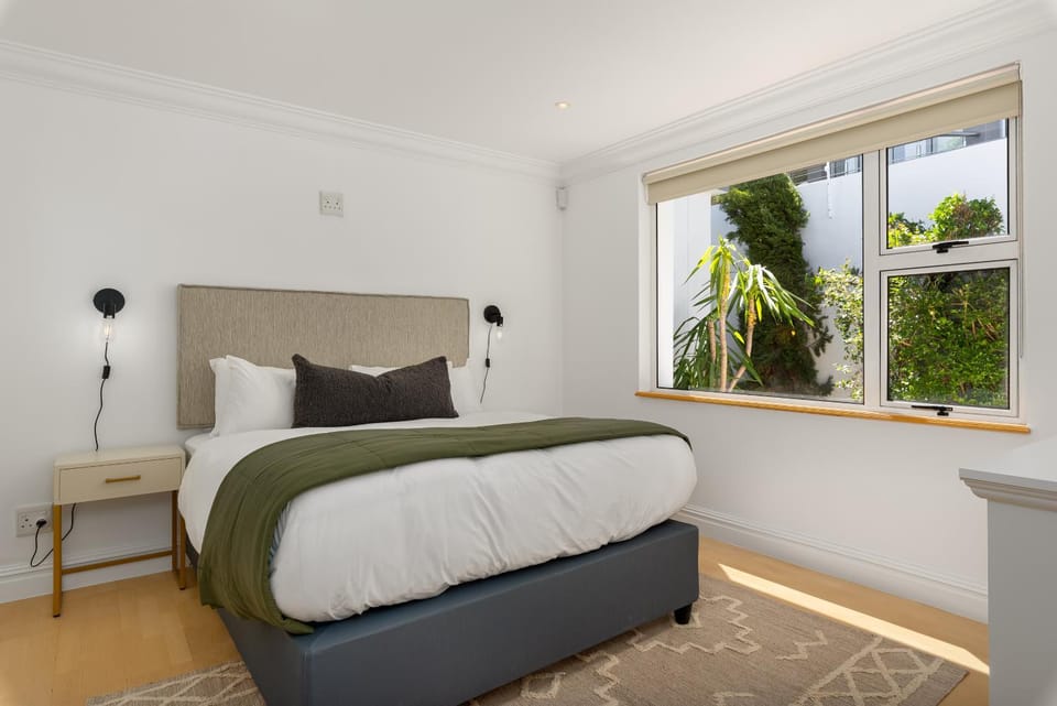 Bed, Garden, Photo of the whole room, Bedroom, Garden view