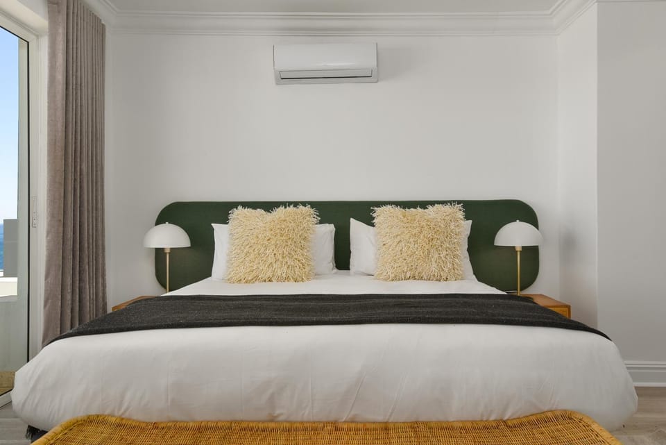 Bed, Bedroom, air conditioner