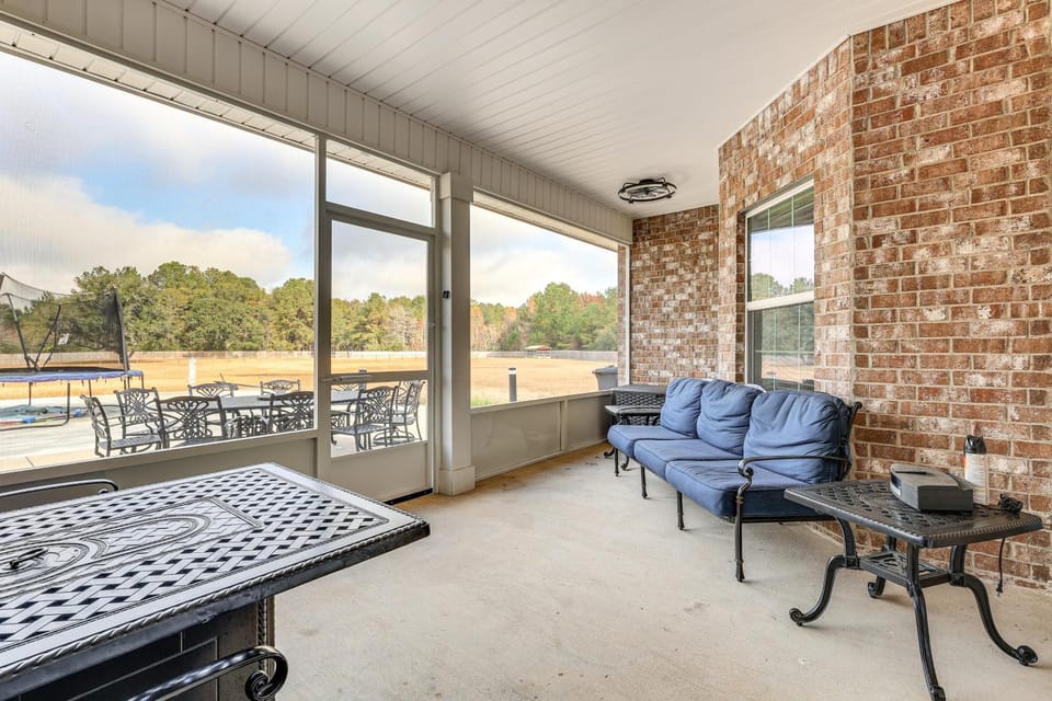 Screened-In Patio & Trampoline: Creola Getaway! House in Saraland