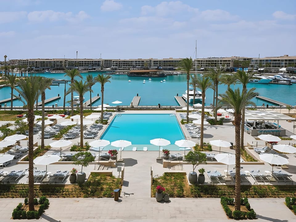 Pool view, Sea view