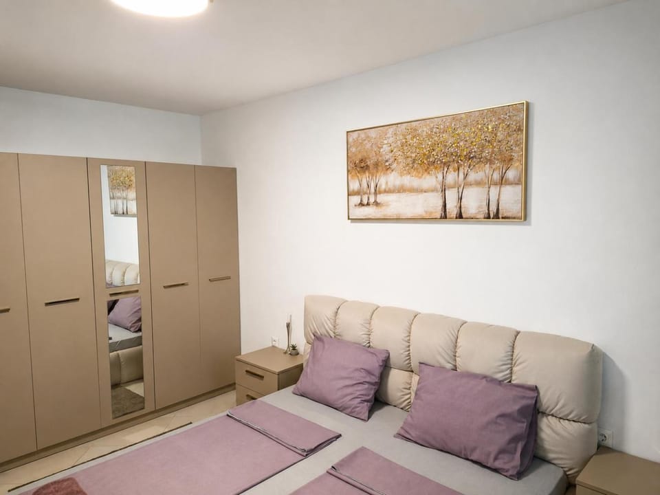 Bed, Photo of the whole room, Bedroom, wardrobe