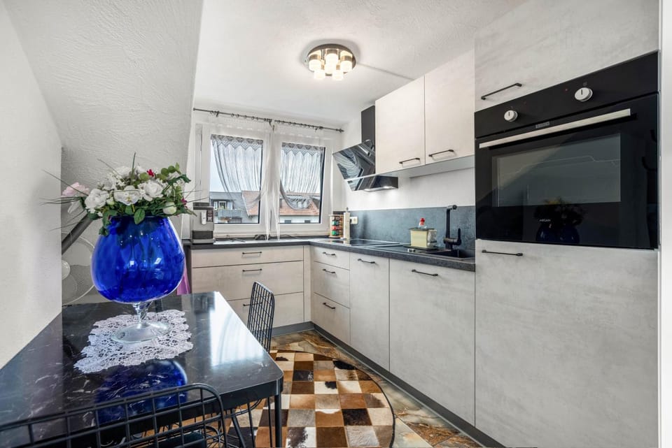 Property building, Kitchen or kitchenette, Living room